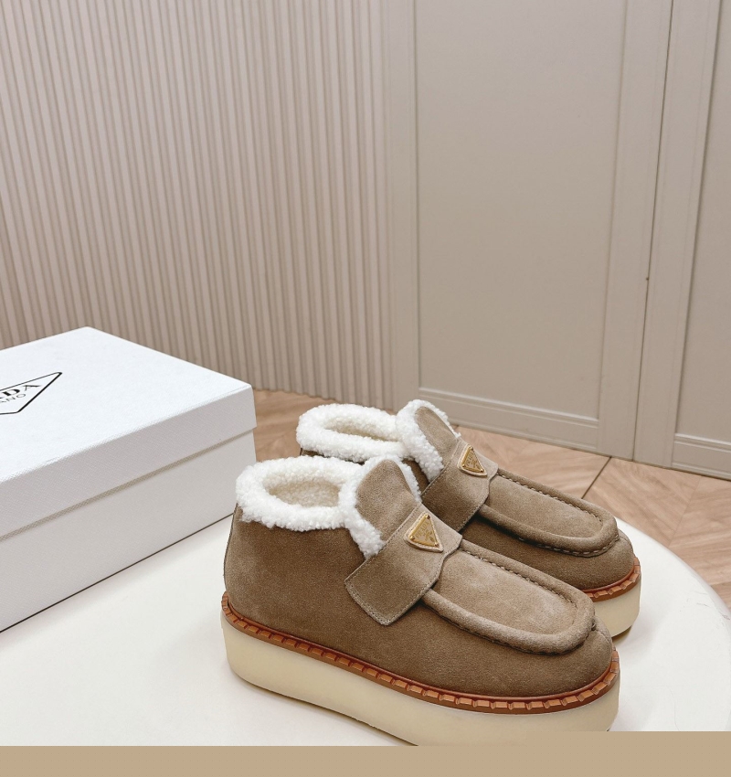 Pra*a casual shoes
